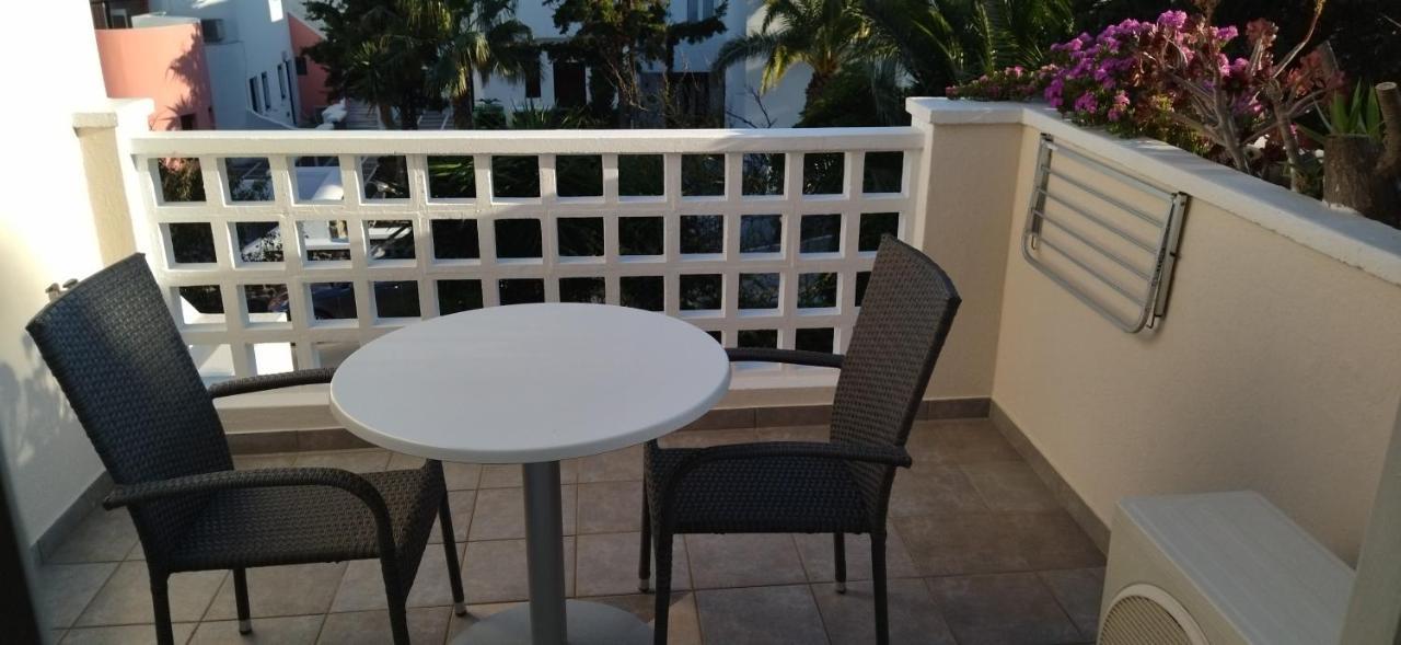 Atrium Villa Fira  Luaran gambar
